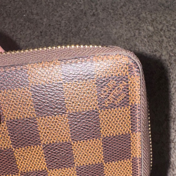 Authentic Louis Vuitton Damier Ebene Zippy Wallet - Picture 4 of 12